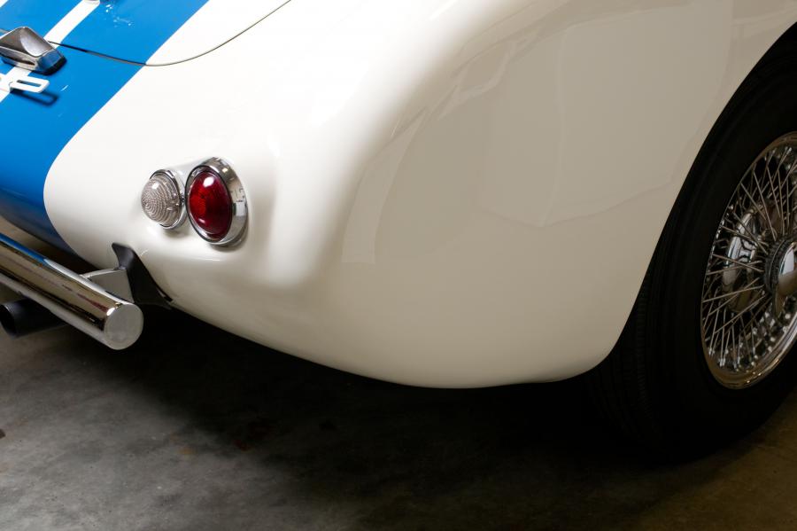 Детали интерьера Cunningham C-3 West Palm Beach Coupe 1952 года  (фото 3 из 20)